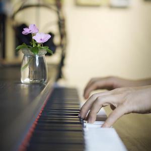 二次元性感美女被露屁股
